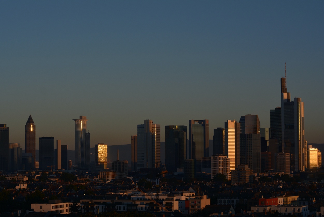 Frankfurt USP = Skyline Morgen